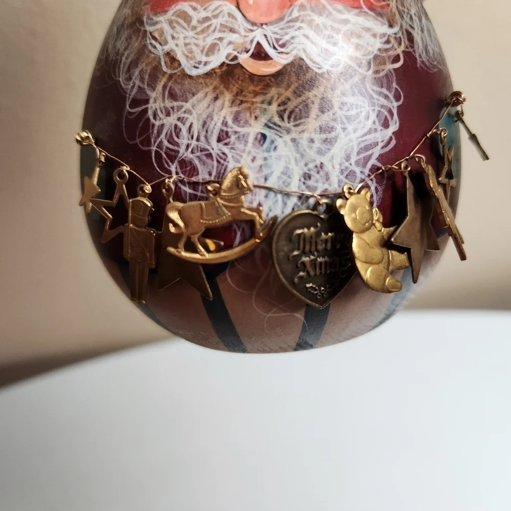 Heartstrokes Wooden Handpainted Santa w/Charms
